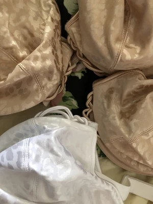 Sujetador delantero elástico 4 brillantes de nailon leopardo damasco LILY OF FRANCE 38 DD NUEVO SIN ETIQUETAS Foto 1 de 4