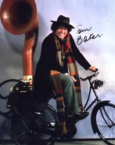 Doctor Who Autograph: TOM BAKER (The Fourth Doctor) Signed Photo - Foto 1 di 1