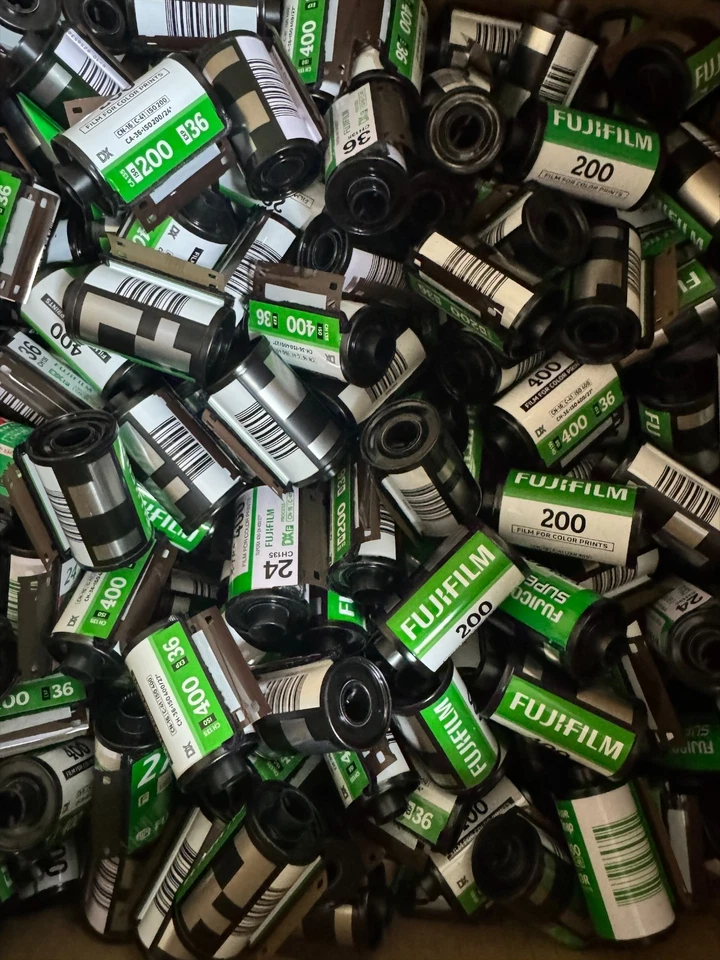 20 lb de Fuji (sin película) botes de película de 35 mm latas cartuchos Fuji solamente Foto 1 de 2