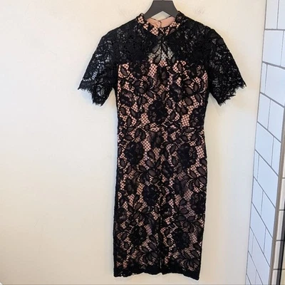 Vestido de cóctel Alexis para mujer negro de encaje nude espalda abierta talla pequeña Foto 1 de 4
