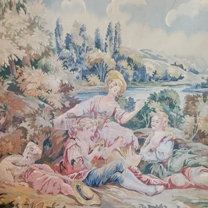 Antique French Aubusson Tapestry In Excellent Condition 5'x5.5' - Picture 1 of 8