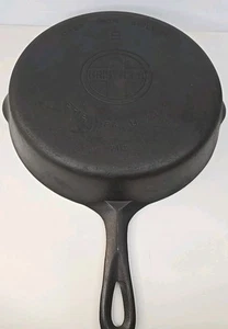 Vintage GRISWOLD Cast Iron SKILLET Frying Pan # 9 LARGE BLOCK LOGO Sits Flat - Picture 1 of 9