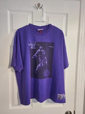 Mitchell & Ness Vince Carter Toronto Raptors  T-Shirt Size Large NWOT  - Image 1 of 4