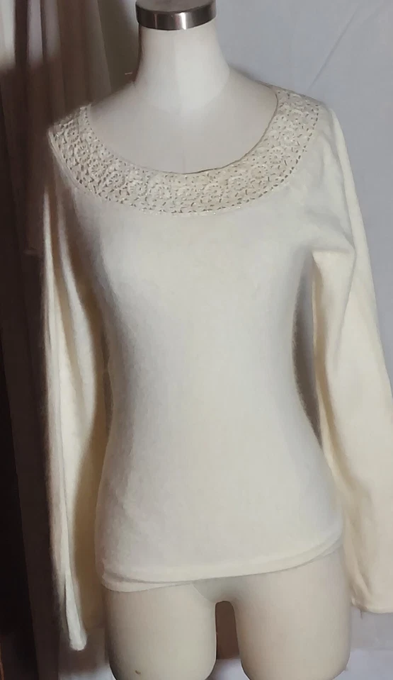 Suéter Bebe Off White Mezcla Angora con Brillante Detalle de Crochet Suéter Talla S Foto 1 de 3