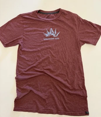 Camiseta Masculina Volcom Marrom Moderna Slim Fit XL Skate Surf Tilly’s - Imagem 1 de 3