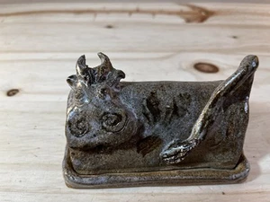Studio Art Pottery Glazed Stoneware Cow Covered Butter Dish Signed Farmhouse - Picture 1 of 10