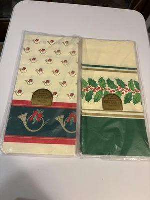 Juego de 2 fundas de mesa de papel navideño vintage con sello 54" x 102" Foto 1 de 2
