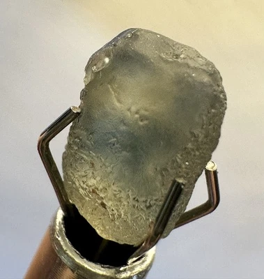 Natural Uncut Blue Yellow Montana Sapphire 3.1 CT Approx 8x6x5 mm - Image 1 of 4