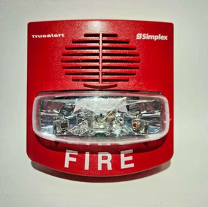 Simplex 4906-9127 TrueAlert Multi-Candela SmartSync Red Wall Mounted Horn Strobe - Picture 1 of 3