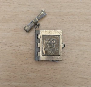 Rare antique Royal Queen Elizabeth Coronation brooch and photos. - Picture 1 of 5