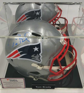 Casco New England Patriots TOM BRADY FIRMATO NFL full size NFL VETRINA fanatici - Foto 1 di 23