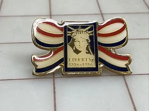 Statue Of Liberty Centennial 1886 - 1986 Commemorative Lapel Pin - A11 - Imagen 1 de 4