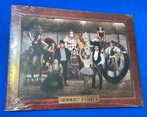 FABRIKVERSIEGELT MODERNE FAMILIE FYC DVD SIDESHOW POSTKARTE PARODIE GAG HÜLLE PROMO OOP - Bild 1 von 8