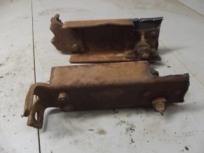 Chevrolet GMC 1956 1957 1958 1959 CUADRO DE CAMIÓN BOCINAS PIEZAS soportes de parachoques Chevy Foto 1 de 4