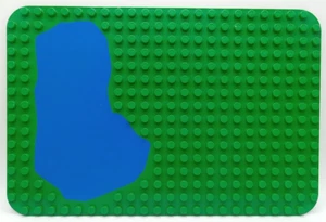 Lego Duplo Zoo Green Grass Blue Lake or Pond Base Plate 24 x 16 Vintage #2296 - Picture 1 of 6