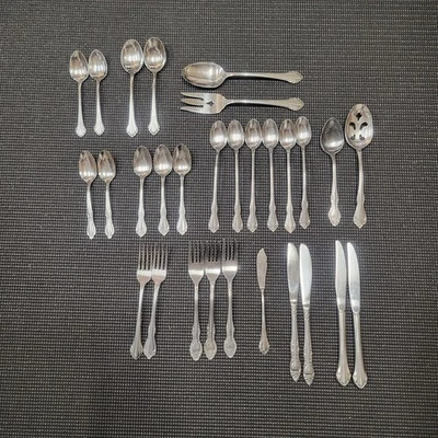 Lote Mixto de Rogers Inoxidable - Oneida LTD, 1881, WM. A., & Deluxe Foto 1 de 4