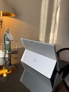 Microsoft Surface Pro 9 I5 8GB RAM 256GB SSD - Bild 1 von 3