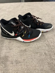 Zapatos Nike Kyrie 5 Friends - Talla 14 - AO2918-006 ¡¡Usados 1 vez!! Zapatos de baloncesto - Imagen 1 de 11