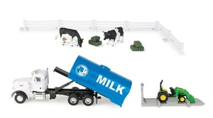 ERTL,PETERBILT carrier with two load options Tray and tank with JOHN DEERE tr... - Picture 1 of 4