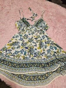 Angie Damen MEHRFARBIG Blumenmuster V-Ausschnitt Strand Boho Passform & ausgestelltes Minikleid groß - Bild 1 von 8