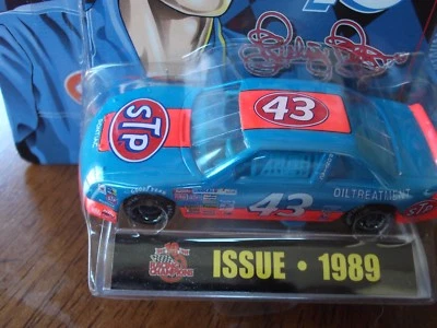 1999 RACING CHAMPIONS RICHARD PETTY  5 DECADES OF PETTY 1989 PONTIAC 1/64 CAR - Image 1 of 4