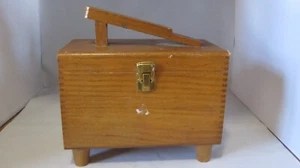 Caja de madera con cola de paloma de colección kit de brillo de zapatos soporte 4 pies redondos fijaciones de metal - Imagen 1 de 12