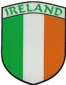 Calcomanía pegatina para ventana interna de coche con forma de escudo de bandera irlandesa tricolores de Irlanda - Imagen 1 de 3