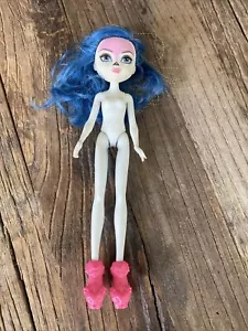 Bambola EVER AFTER HIGH FOXANNE Snow Pixie ""inverno epico"" incompleta - Foto 1 di 4