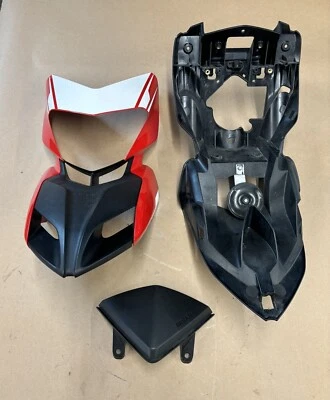Cubierta de carenado de faros guardabarros delantero 16-18 Ducati Hypermotard 939 OEM #0200 Foto 1 de 4