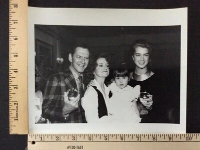 Foto Escudos Brooke Rara Original De Colección Tony Randall Swoozie Kurtz Kaleena Kiff Foto 1 de 3