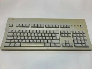 FRENCH APPLE EXTENDED KEYBOARD II M3501 1989 UNTESTED NO ADB CABLE INCLUDED - Picture 1 of 7