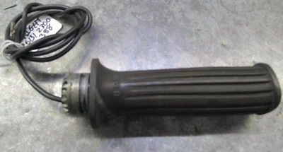 Empuñadura derecha térmica del acelerador del cabezal de aire BMW 61312300388 K100RS K75 R100GS R100RS R65 Foto 1 de 4