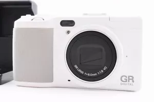 Ricoh Gr Digital IV Bianco Edizione 10.4MP Fotocamera Compatta 28mm Eq. F/1.9 - Foto 1 di 13