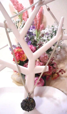 Colgante de piedra druzy hecho a mano en cadena de plata Foto 1 de 4