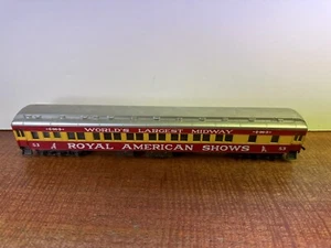 Coche de pasajeros Rivarossi Royal American Shows escala HO # 53 el más grande del mundo a mitad de camino - Imagen 1 de 6