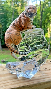 Figura Franklin Mint Grandes Gatos del Mundo Tigre Siberiano en Pared de Hielo ¡De Colección! - Imagen 1 de 8