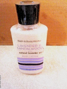 BATH & BODY WORKS "LOCIÓN CORPORAL LAVANDA Y SÁNDALO 8 OZ RARA NUEVA SELLADA DIFÍCIL DE ENCONTRAR - Imagen 1 de 5