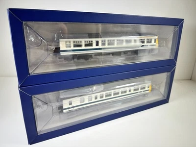 32-289 - Class 101 DMU BR Refurbished White & Blue (Pre-loved) (OO) - Image 1 of 4