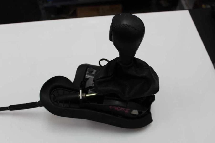 Automatic Shift Shifter Assembly With Cables 2000 BMW 323i Foto 1 de 4