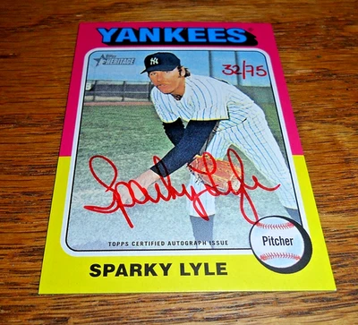 2024 Topps Heritage High Number Red Ink Auto 32/75 Sparky Lyle NEW YORK YANKEES⚾ Foto 1 de 2