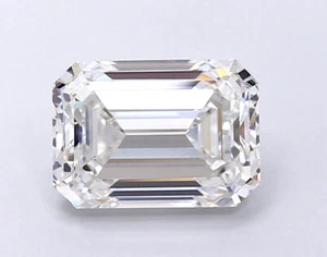 3 CT Emerlad Cut Lab Created Diamond For Engagement Ring - IGI Certified - Picture 1 of 4