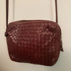 Bottega Veneta Intrecciato Crossbody Bag, Vintage . Merlot Wine Color - Picture 1 of 12
