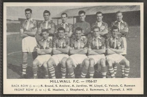 DAILY EXPRESS-FOOTBALL TEAM GROUP 1956/57 (POSTCARD)-#73- MILLWALL - Picture 1 of 2