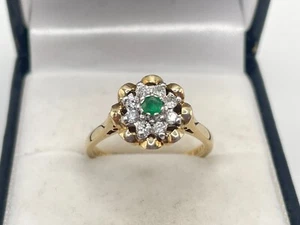 Vintage 9ct Gold Hallmarked Emerald & Diamond Ring. Goldmine Jewellers. - Picture 1 of 9
