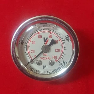 Medidor de presión de 1,5" 140 kg/cm2 2000 psi lleno de líquido PT1/8 M06022 - Imagen 1 de 2