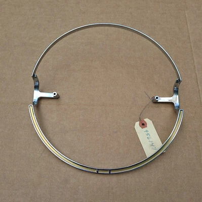 1942-1948 DeSoto S10 S11 Custom Deluxe NOS MoPar Marfil Volante ANILLO DE CUERNO Foto 1 de 4