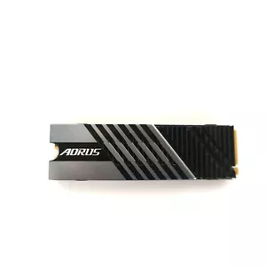 Gigabyte Aorus 1TB SSD + Disipador de calor - Disco duro interno PS5 NVMe M.2 Estado: bueno - Imagen 1 de 2