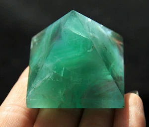 76g BONITO Natural CRISTAL DE FLUORITA de colores brillantes Pirámide SANACIÓN - Imagen 1 de 10