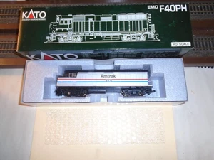 KATO #37-6551 POWERED EMD F40PH DIESEL LOCOMOTIVE - AMTRAK #375 HO - Picture 1 of 7