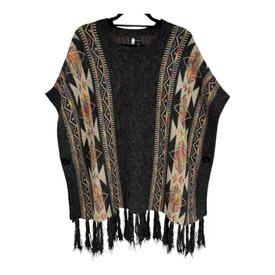 Poncho Love by Design malha cinza carvão feminino grande asteca boêmio franjas - Imagem 1 de 4